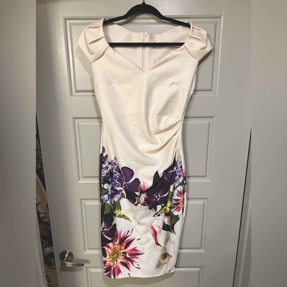 NWT City Goddess V Neck Floral Print Dress - size 8